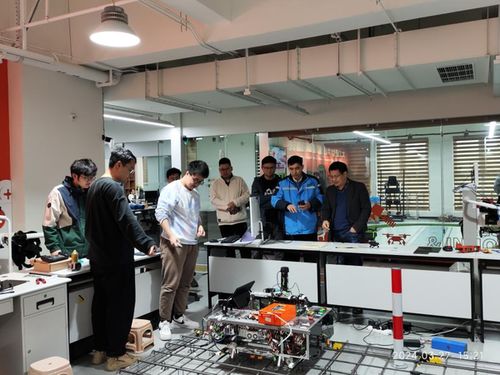 上海宝冶钱国创新工作室走进上海大学工程训练中心，携手探索产教融合新路径